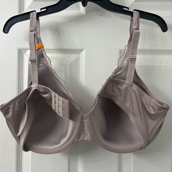Playtex Secrets Elegant Lace Underwire Bra in Taupe 38DD NWT - Picture 5 of 8